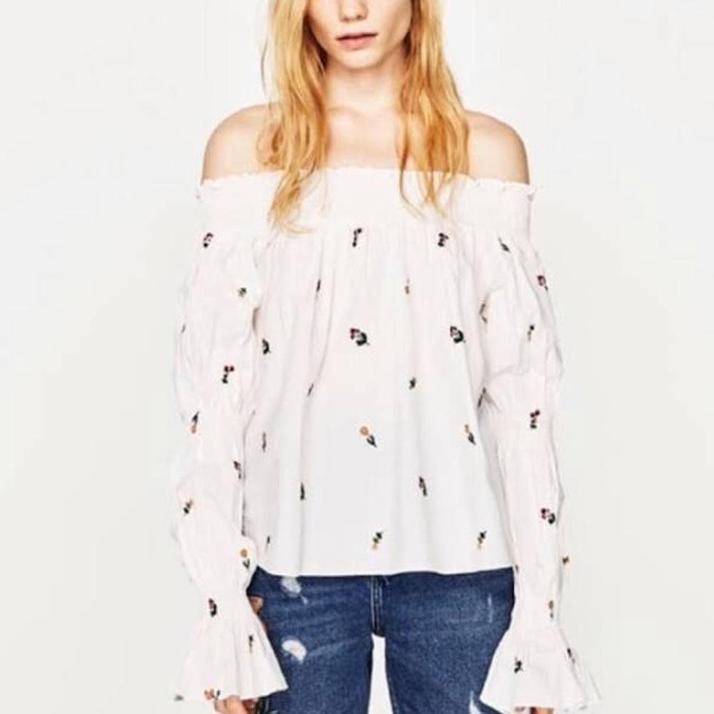 Off the Shoulder Flower long Sleeve Ruffled Blouse